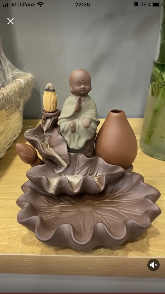 Chú Tiểu Phật bên Thác