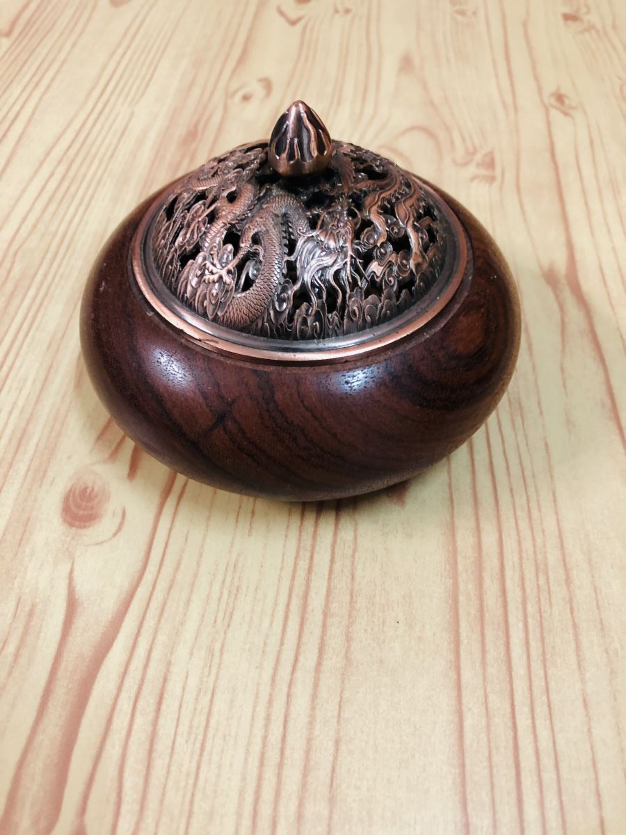 Lư Xông Nhang Nụ Trầm Hương